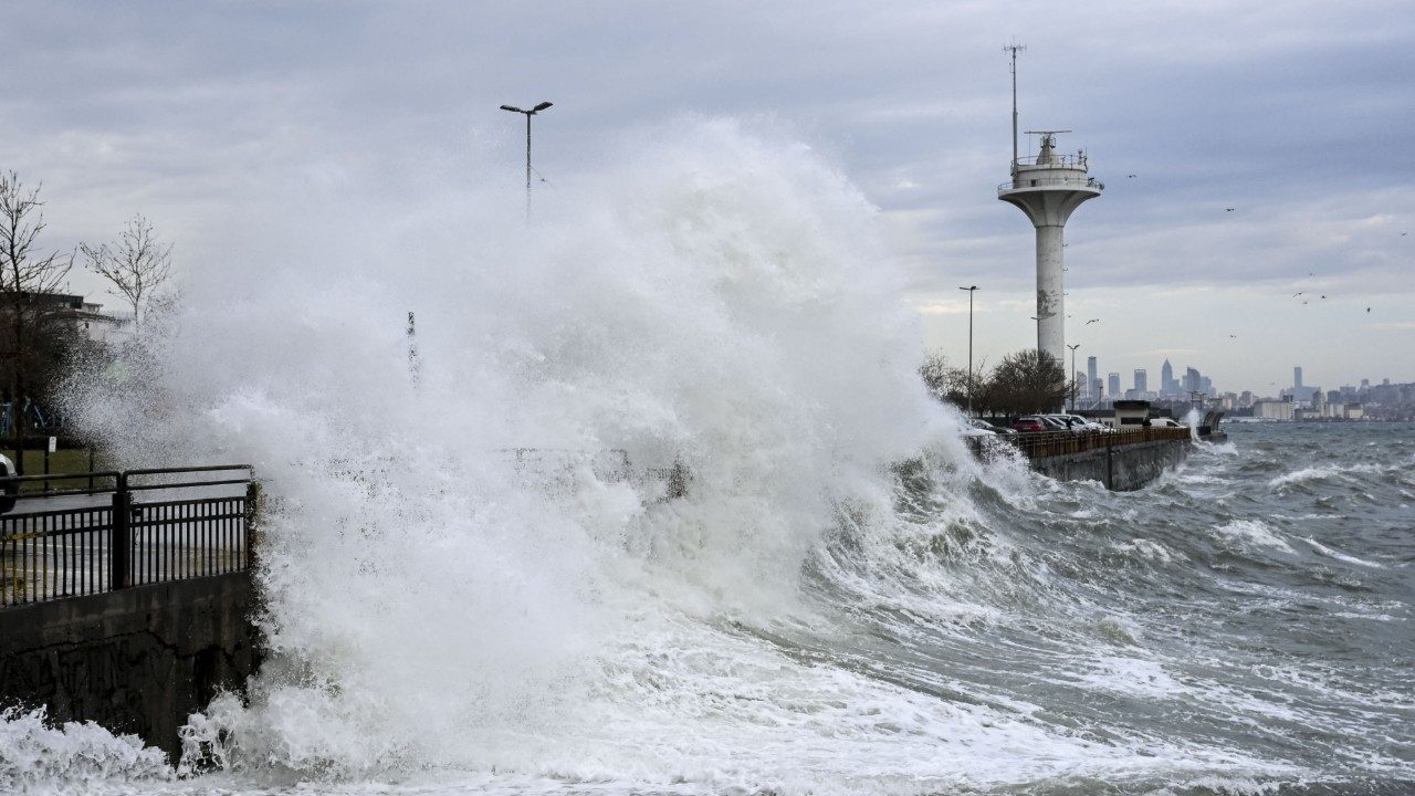 İstanbul Valiliğinden fırtına ve sağanak uyarısı