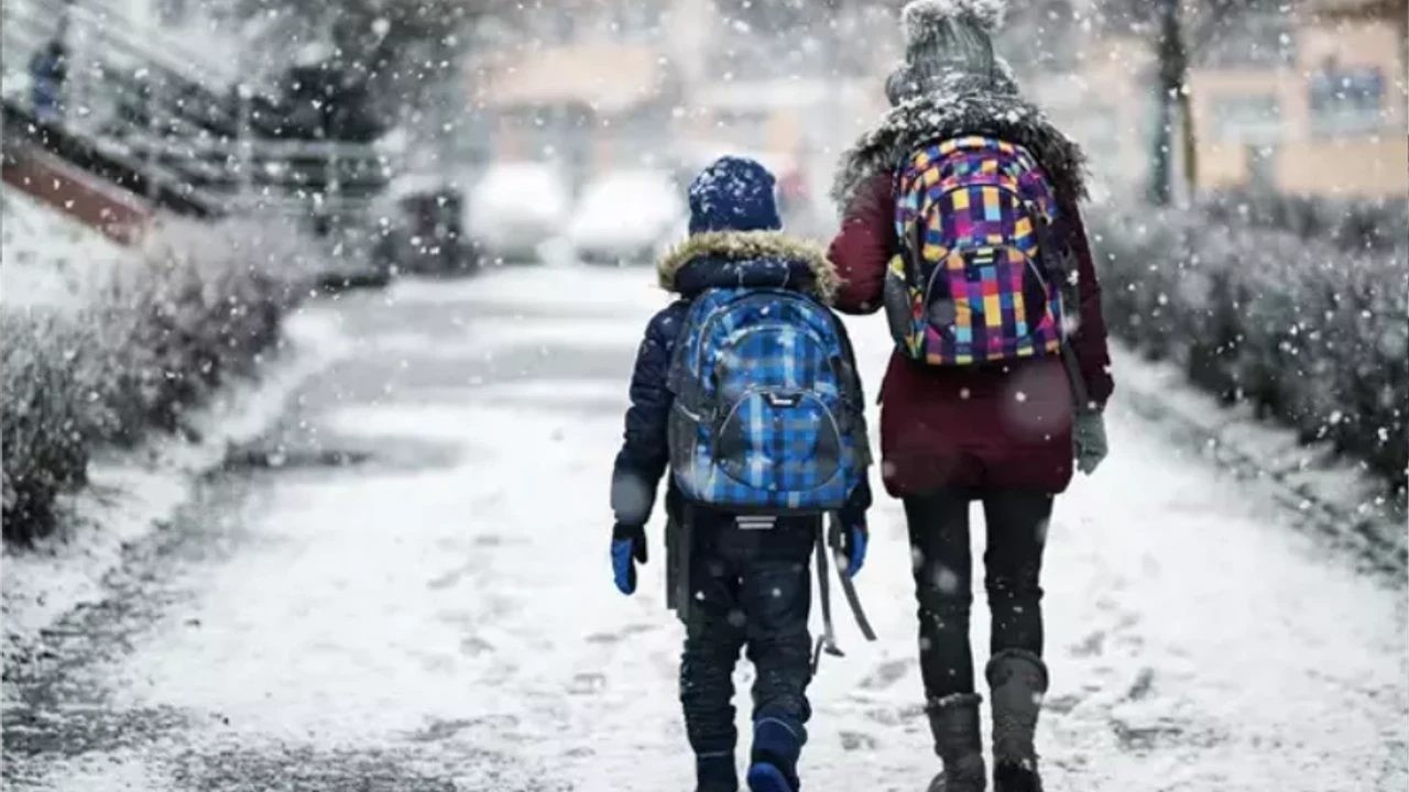 Kahramanmaraş'ın 2 ilçesinde okullara kar tatili