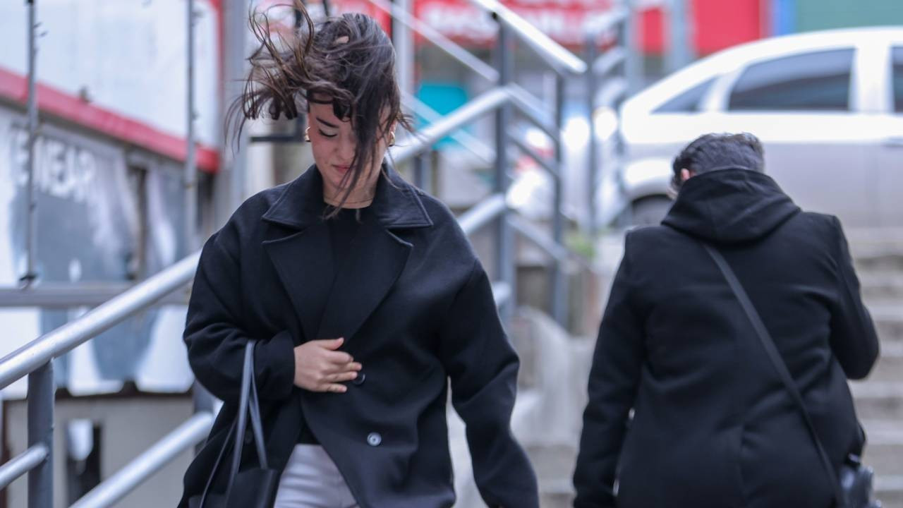 Ankara Valiliği'nden kuvvetli rüzgar ve fırtına uyarısı