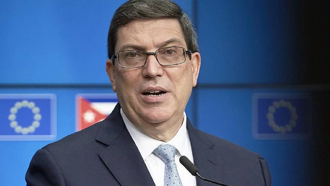 Trump'ın tehditlerine yanıt: 'Küba satılık değil'