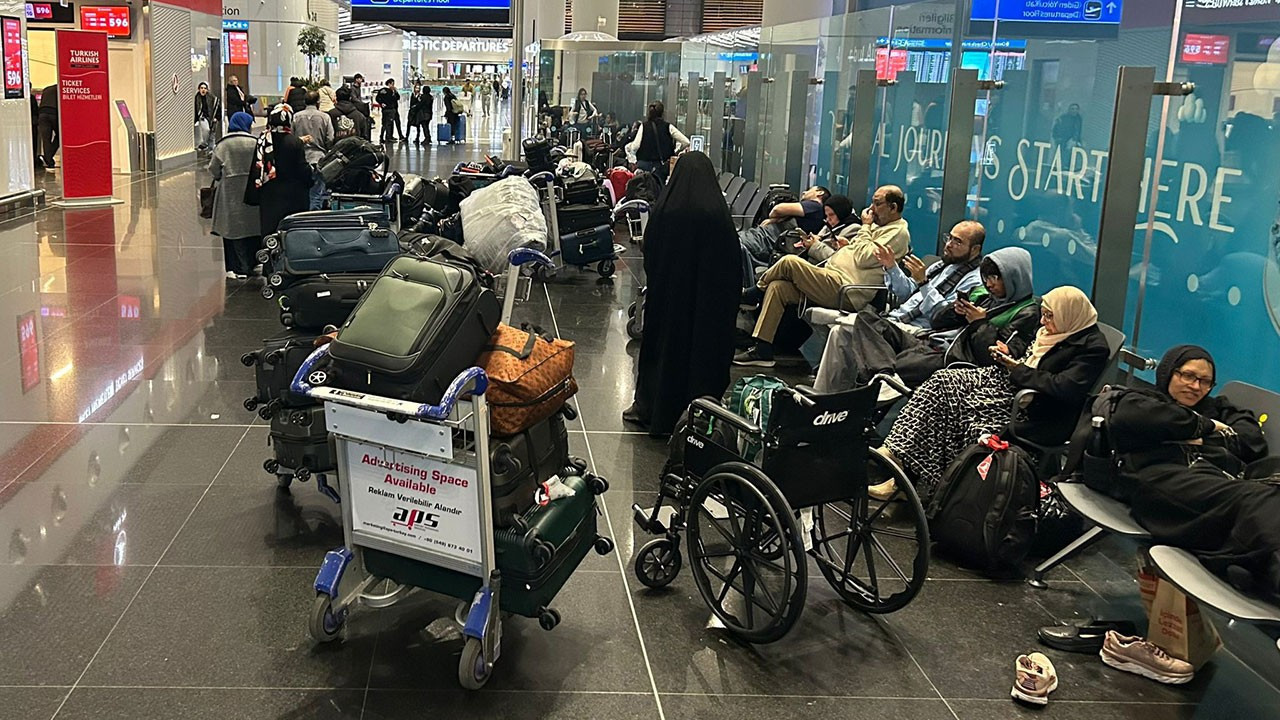 İranlı yolcular bilet ofislerinde yoğunluk oluşturdu