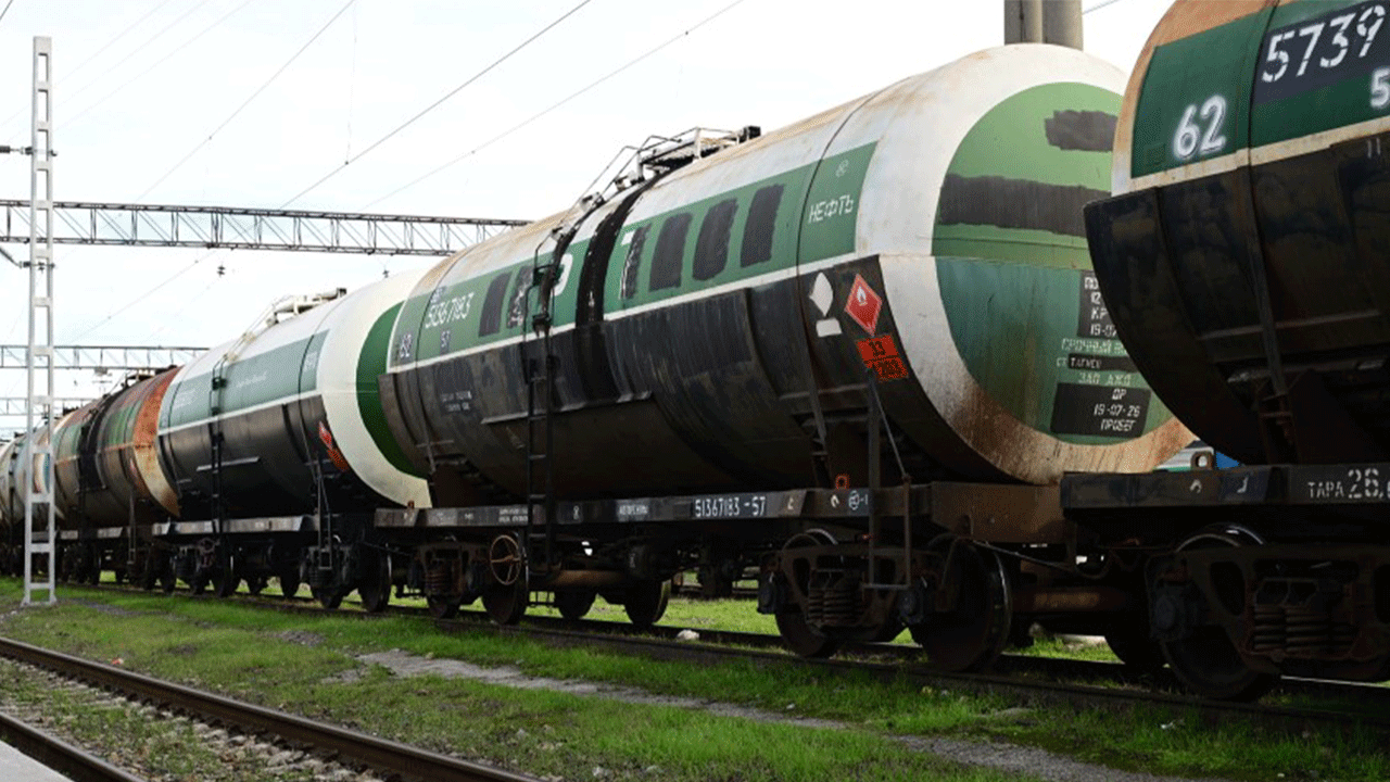 Azerbaycan’dan Ermenistan’a 979 tonluk benzin sevkiyatı
