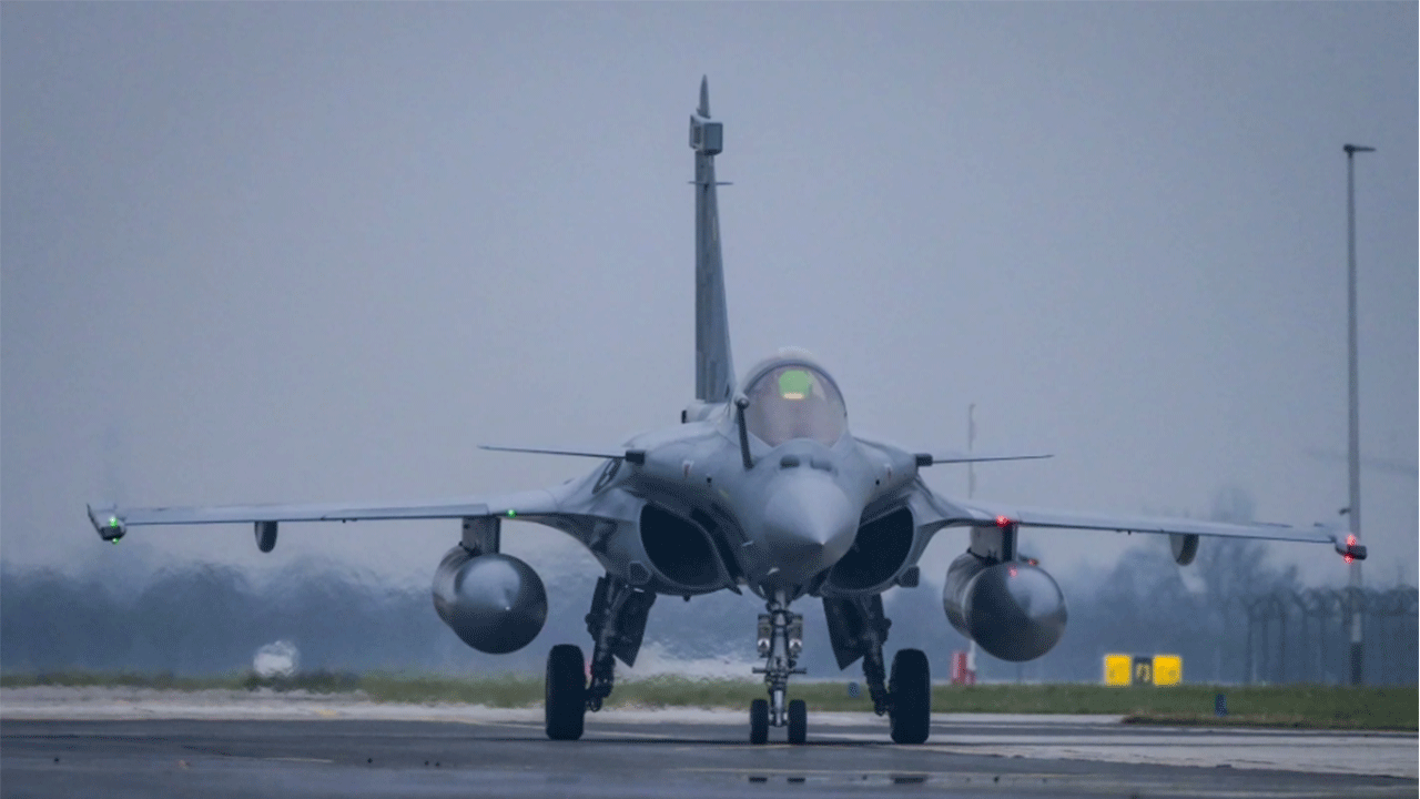 Irak Hava Kuvvetleri Komutanı, JF-17 ve Mushshak uçaklarına ilgi gösterdi