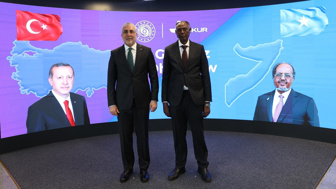 Bakan Işıkhan, Somalili mevkidaşı Ibro ile bir araya geldi