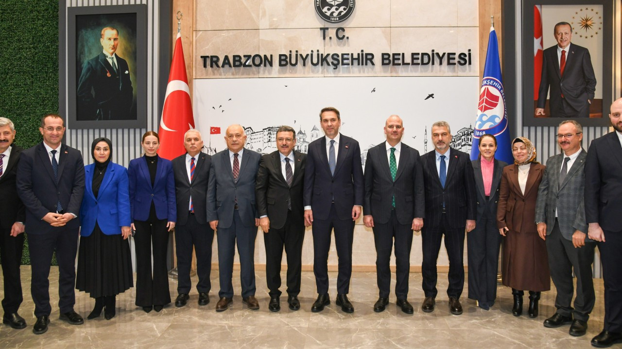 Bakan Bayraktar, Başkan Genç’i ziyaret etti