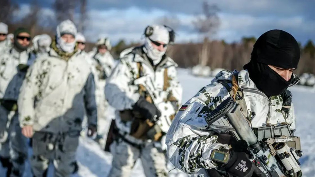 Grönland gerilimi tırmanıyor: Avrupa'da üç ülke asker gönderiyor