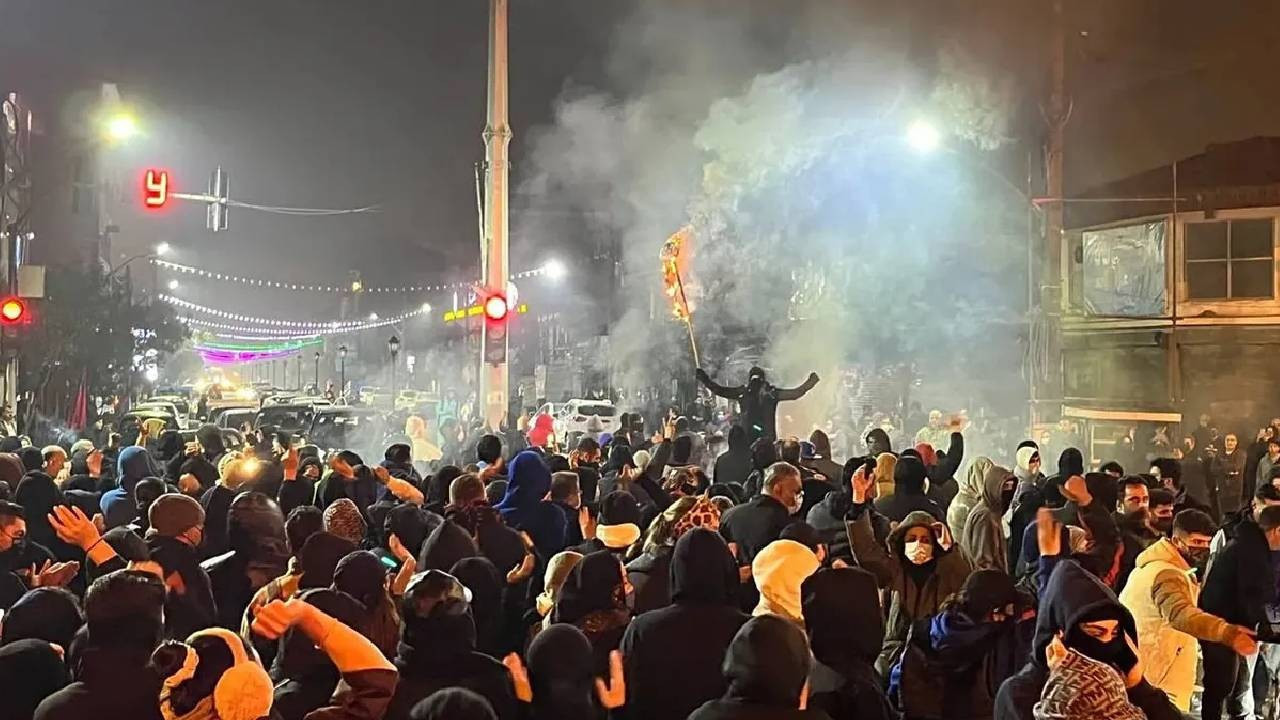 İran’daki protestolarda bilanço ağırlaşıyor: Ölü sayısı 2 bin 615’e yükseldi, tutuklu sayısı 18 bini aştı