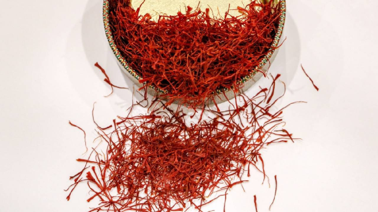 Kilosu 900 bin liraya kadar çıkıyor: 'Kırmızı altın' mısır koçanı ve at kılı ile taklit ediliyor