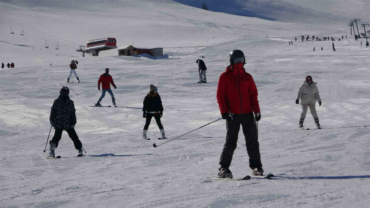 Abalı Kayak Merkezi’nde sezon karla birlikte başladı