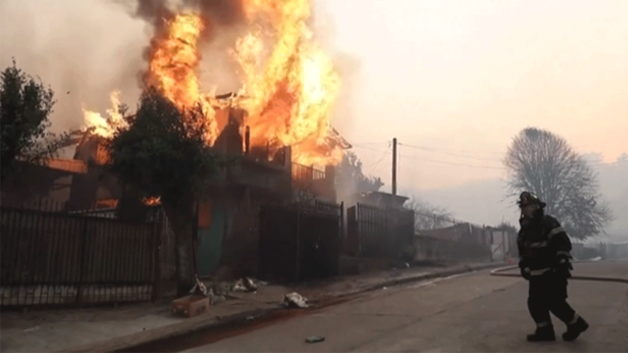 Şili, 20 kişinin ölümüne neden olan orman yangınları nedeniyle ''afet durumu'' ilan etti