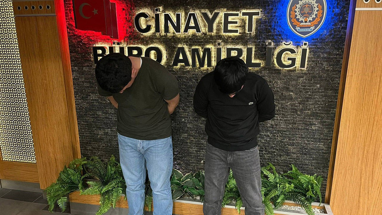 Şişli'de çöp konteynerinde ceset bulunmuştu: Şüpheliler yurt dışına kaçarken yakalandı