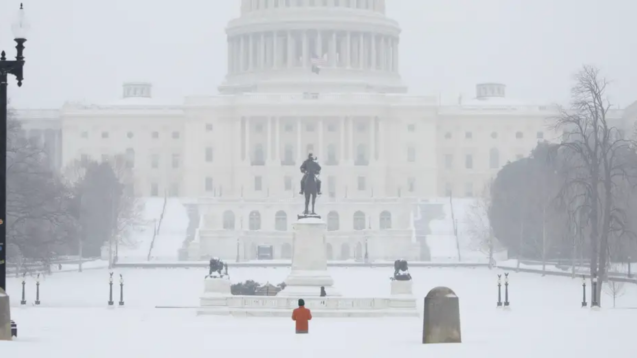 ABD’de kar fırtınası sürüyor: 1 milyon hane elektriksiz kaldı,10 kişi öldü