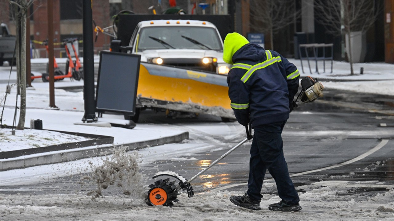 ABD'de kar fırtınası ve soğuklar hayatı olumsuz etkiledi: New York'ta 5 kişi sokakta ölü bulundu