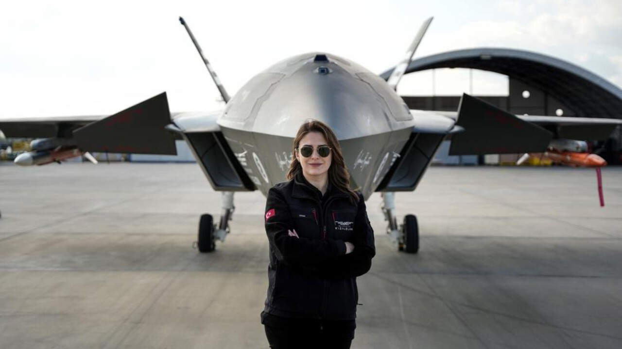 Türkiye'nin ilk insansız savaş uçağı KIZILELMA'nın kadın pilotu
