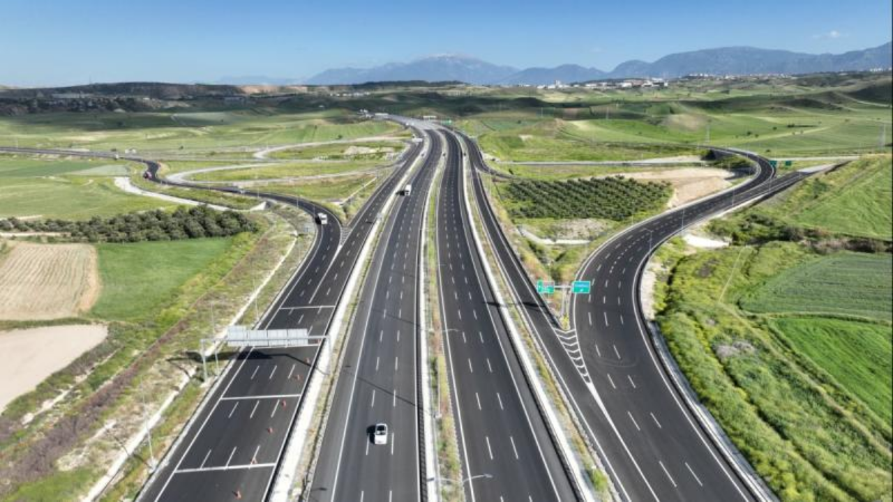 Türkiye'nin bölünmüş yol ağı 30 bin kilometreye ulaştı