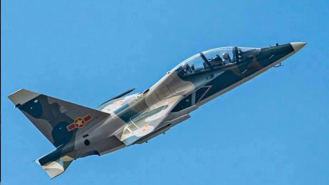 Vietnam'da askeri uçak düştü