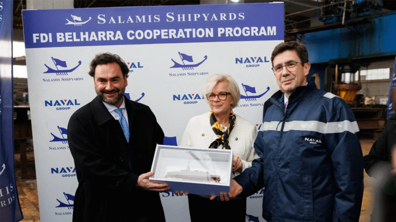 Fransa Savunma Bakanı Vautrin, Yunan tersanesini ziyaret etti