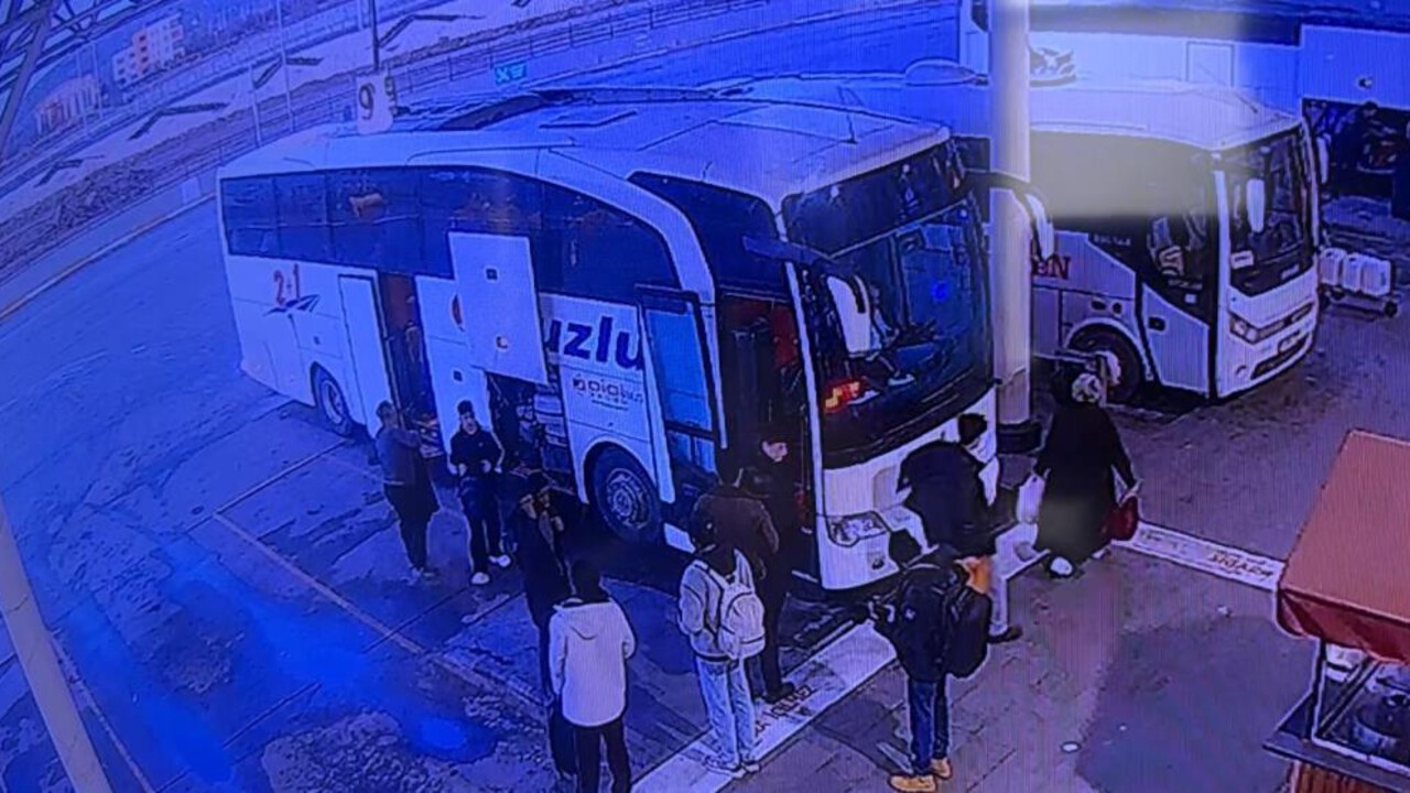Antalya'da feci kazaya karışan otobüs Isparta'dan son kez yolcu alırken görüntülendi (Video)