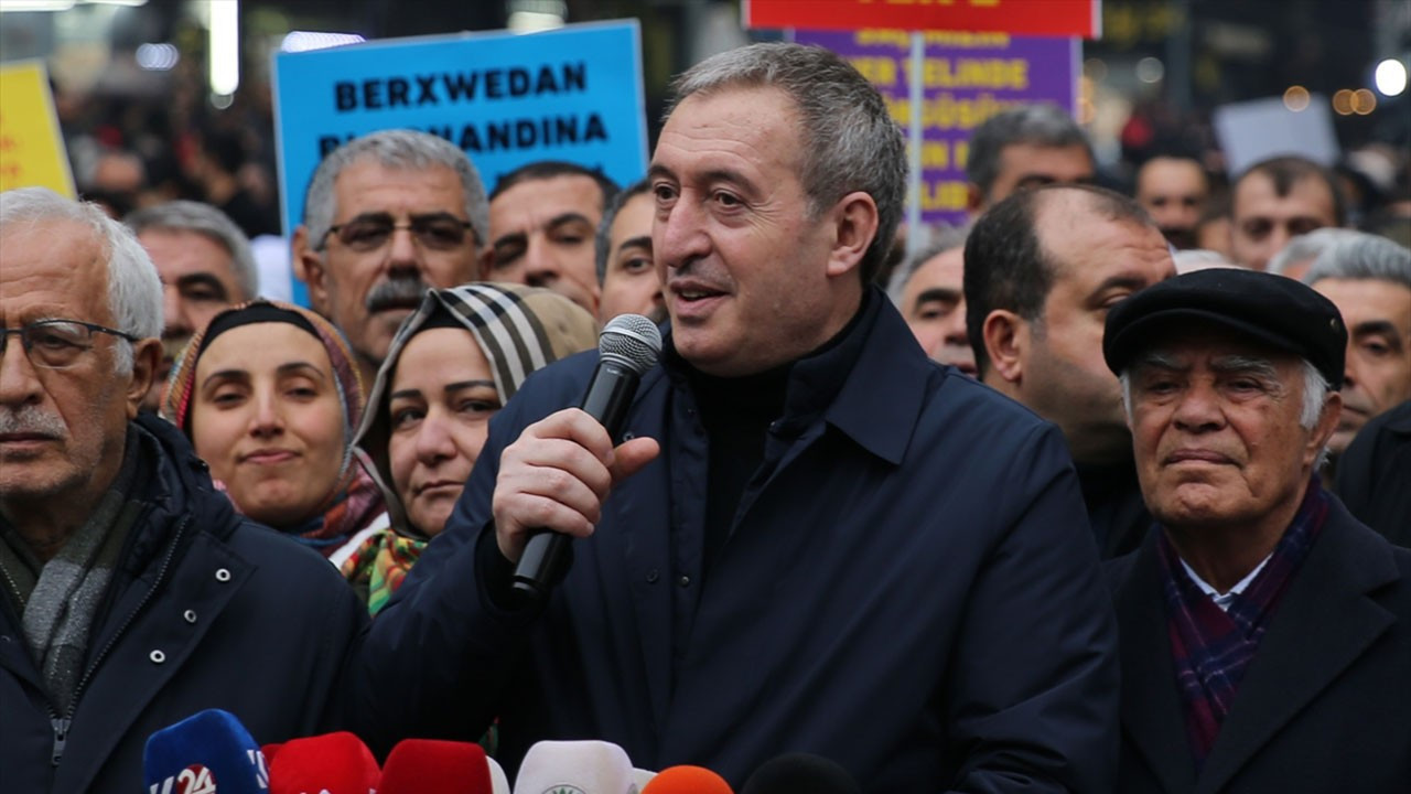 DEM Parti Eş Genel Başkanı Bakırhan, Diyarbakır'da yürüyüşe katıldı