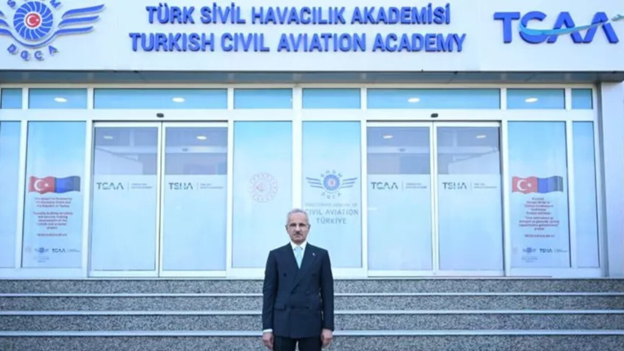 Bakan Uraloğlu duyurdu: Türkiye'deki pilot sayısı 17 bin 910'a ulaştı