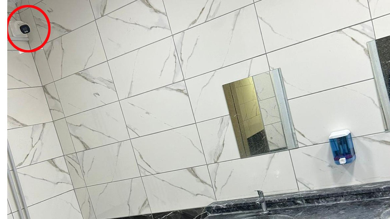 Okul tuvaletlerinde kamera soruşturması | Okul müdürü görevden alındı