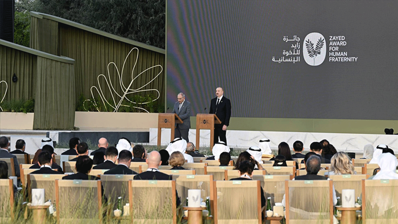 Aliyev ve Paşinyan’a “Zayed İnsan Kardeşliği Ödülü” verildi