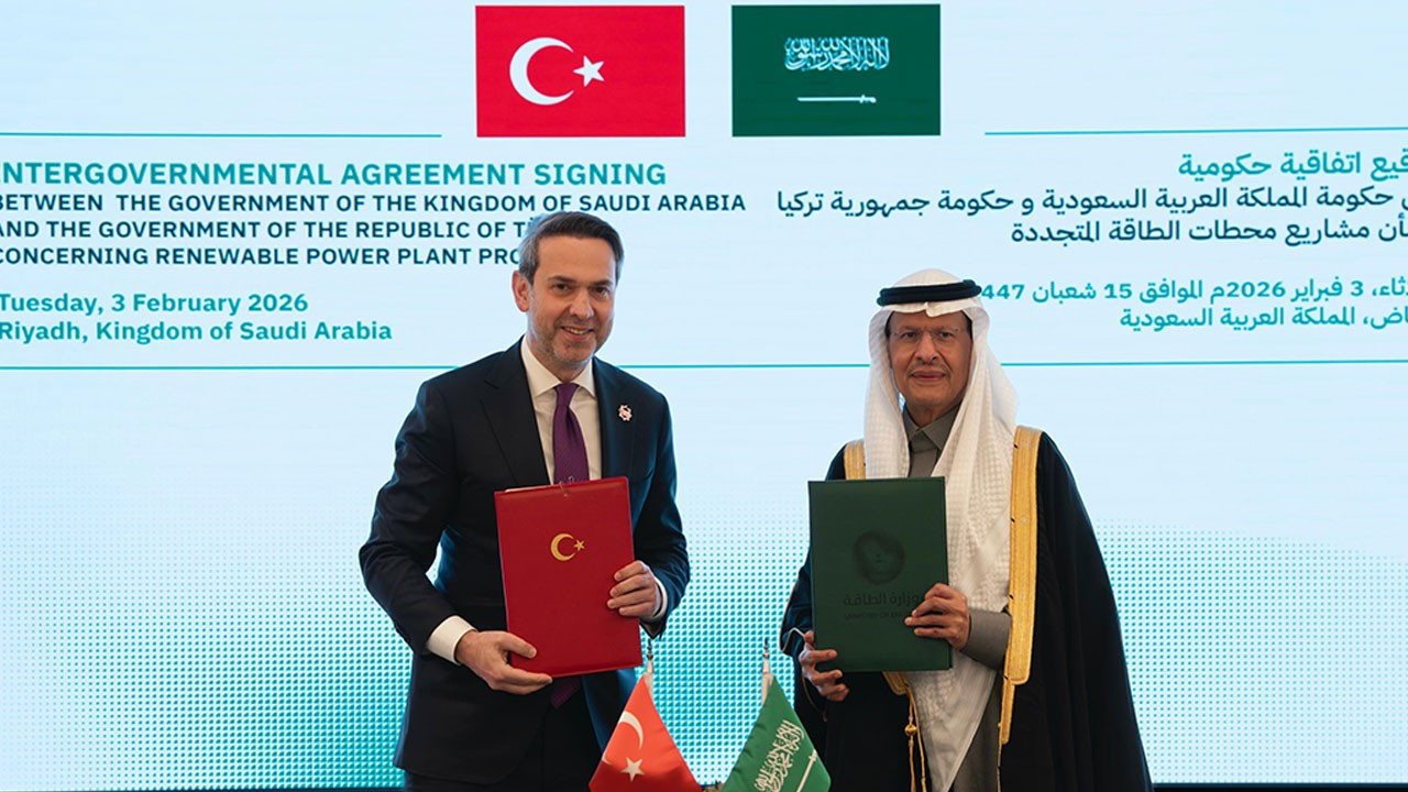 Bakan Bayraktar: Türkiye'de bugüne kadar gördüğümüz en düşük fiyatla elektriği alacağız