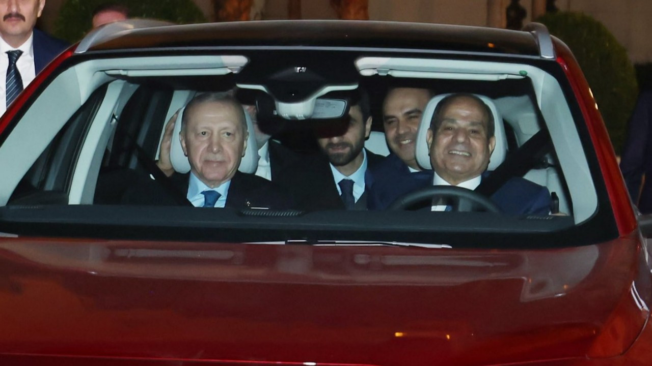 Cumhurbaşkanı Erdoğan, Sisi'ye Togg hediye etti
