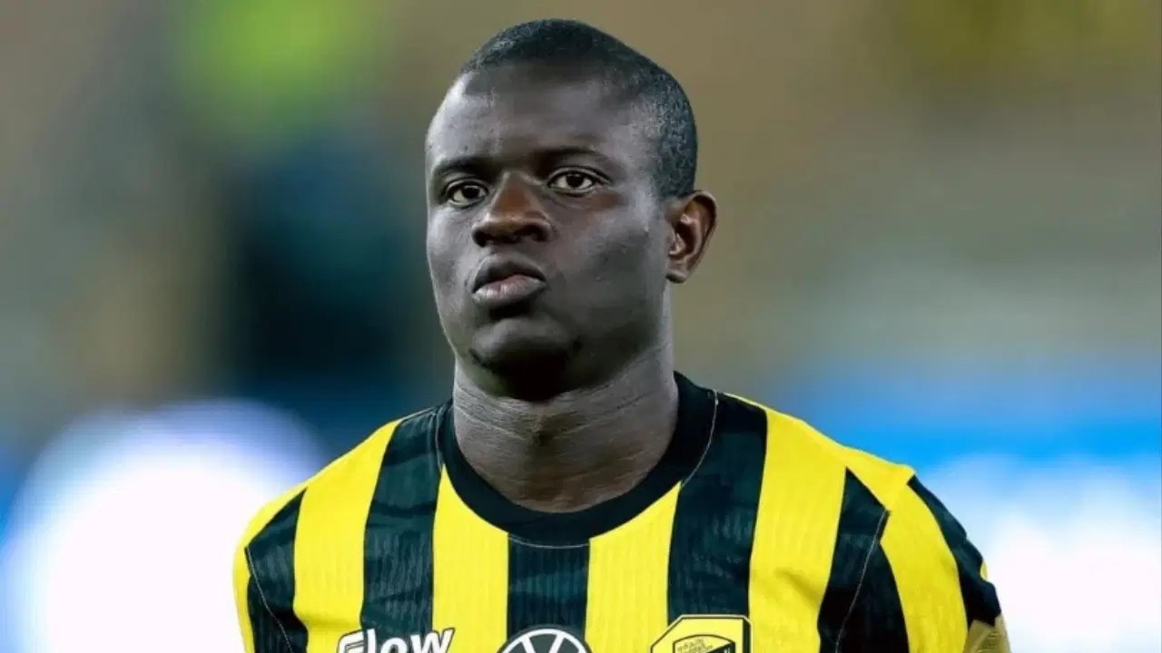 Fenerbahçe, N'Golo Kante'yi resmen açıkladı