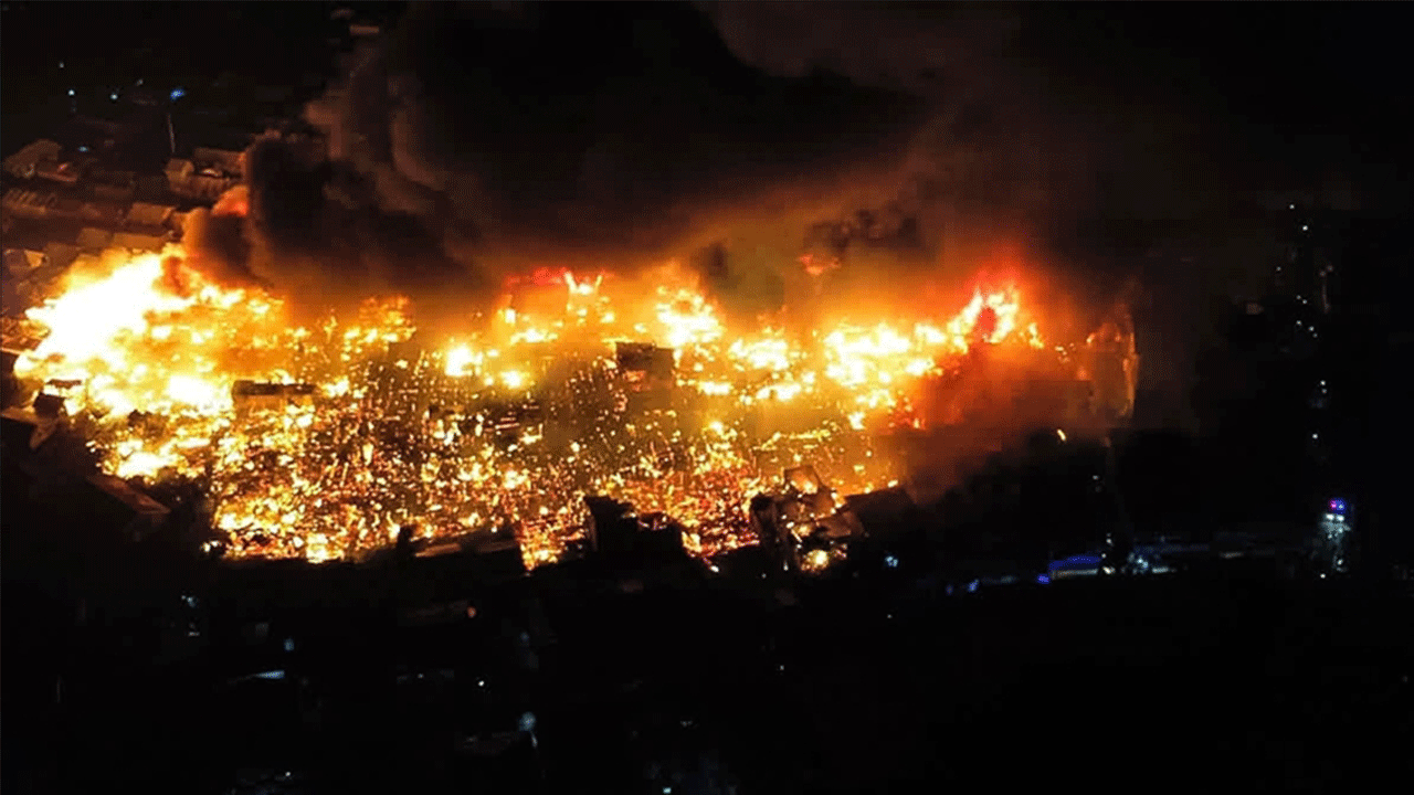 Filipinler’de yangın faciası: 1000’den fazla ev küle döndü