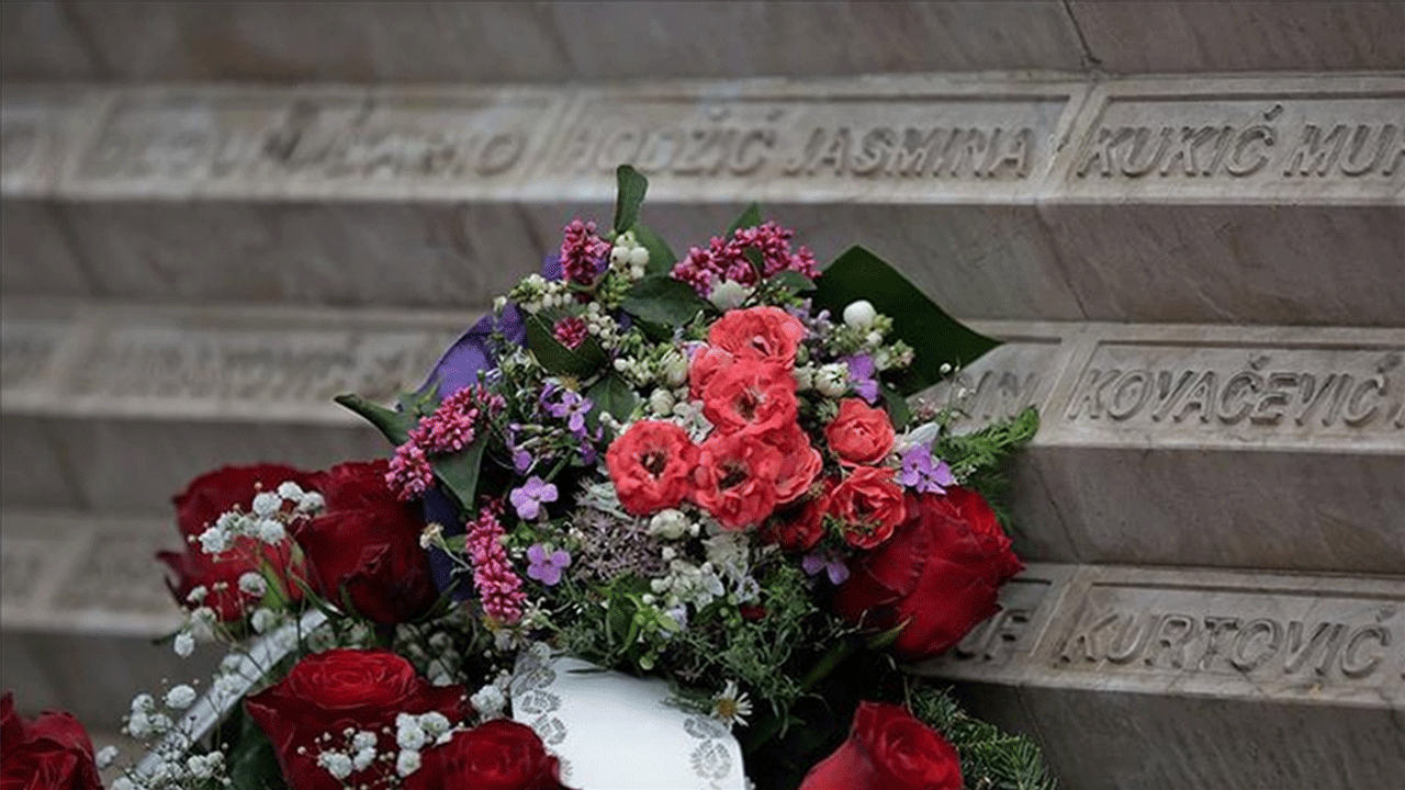 Saraybosna'daki "pazar yeri katliamı"nın üzerinden 32 yıl geçti