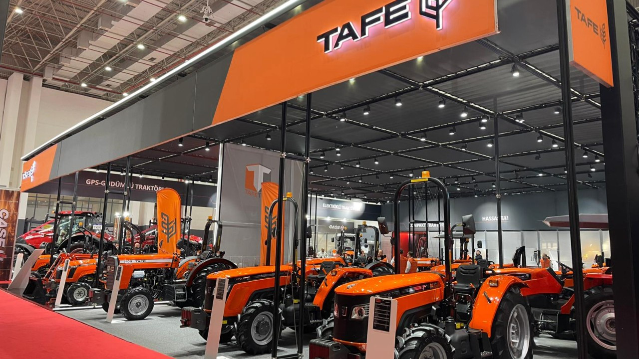 TAFE Traktör, Agroexpo’da yeni bahçe ve meyve traktörlerini sergiliyor