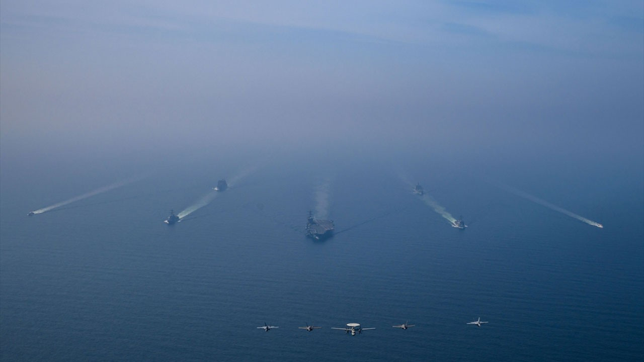 ABD donanması Umman Denizi'nde görüntülendi