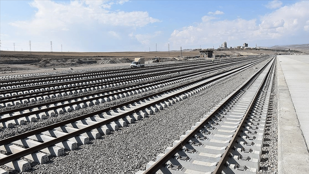 Demir yollarında bazı kritik hatlar bu yıl tamamlanacak