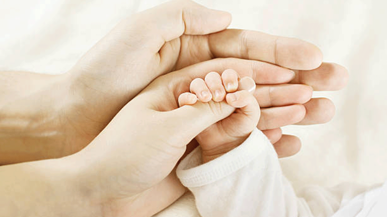 Fransa’dan 29 yaşındaki gençlere “biyolojik saat” hatırlatması