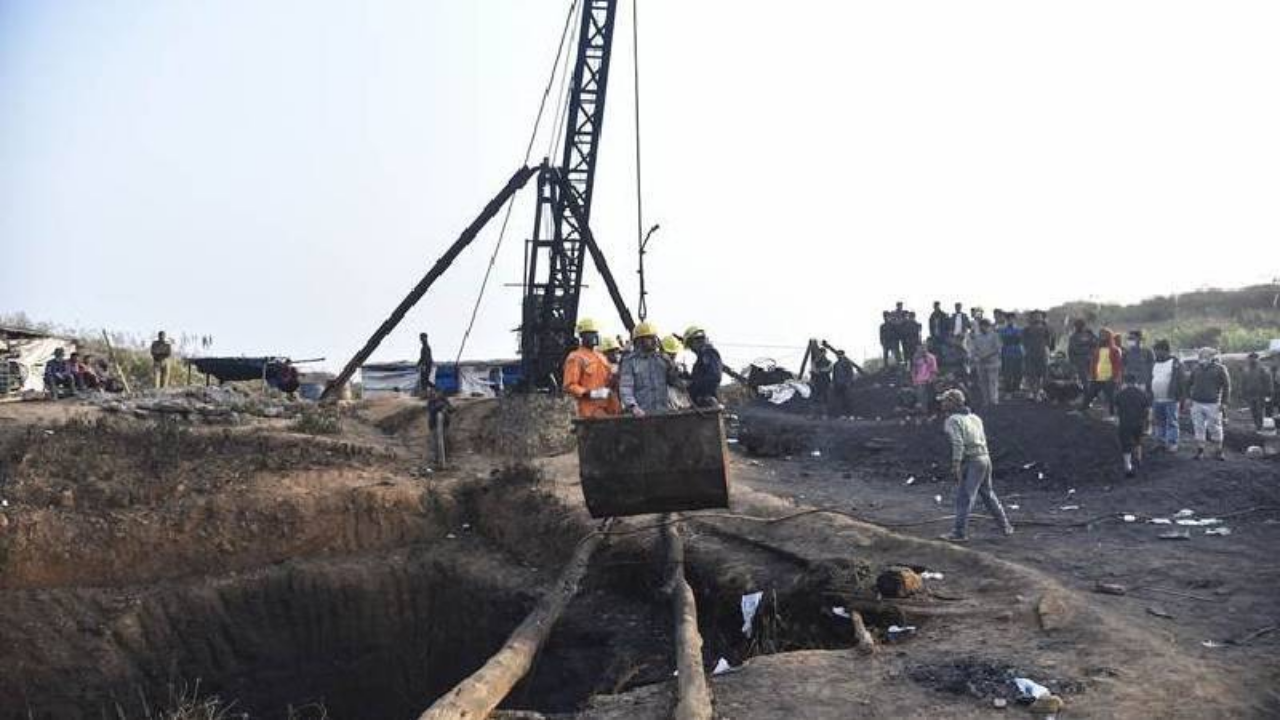 Hindistan'da kömür madeninde patlama: Ölü sayısı 27'ye yükseldi