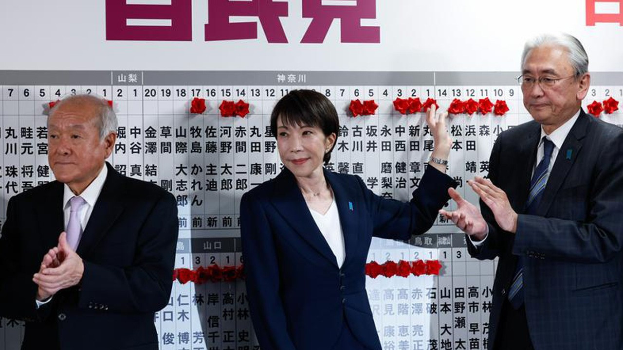Japonya’nın ilk kadın başbakanı, ülkedeki en büyük seçim zaferini kazandı