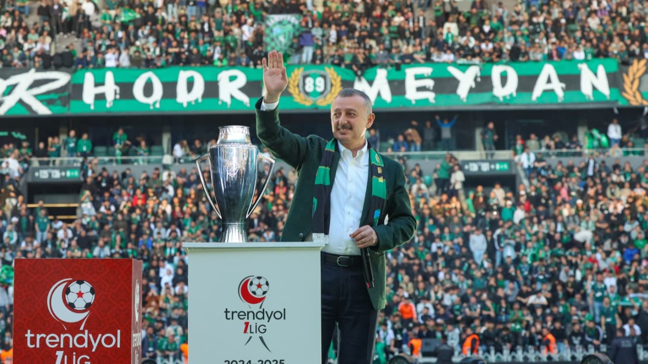 Büyükakın, Kocaelispor’un 3 puanını kutladı