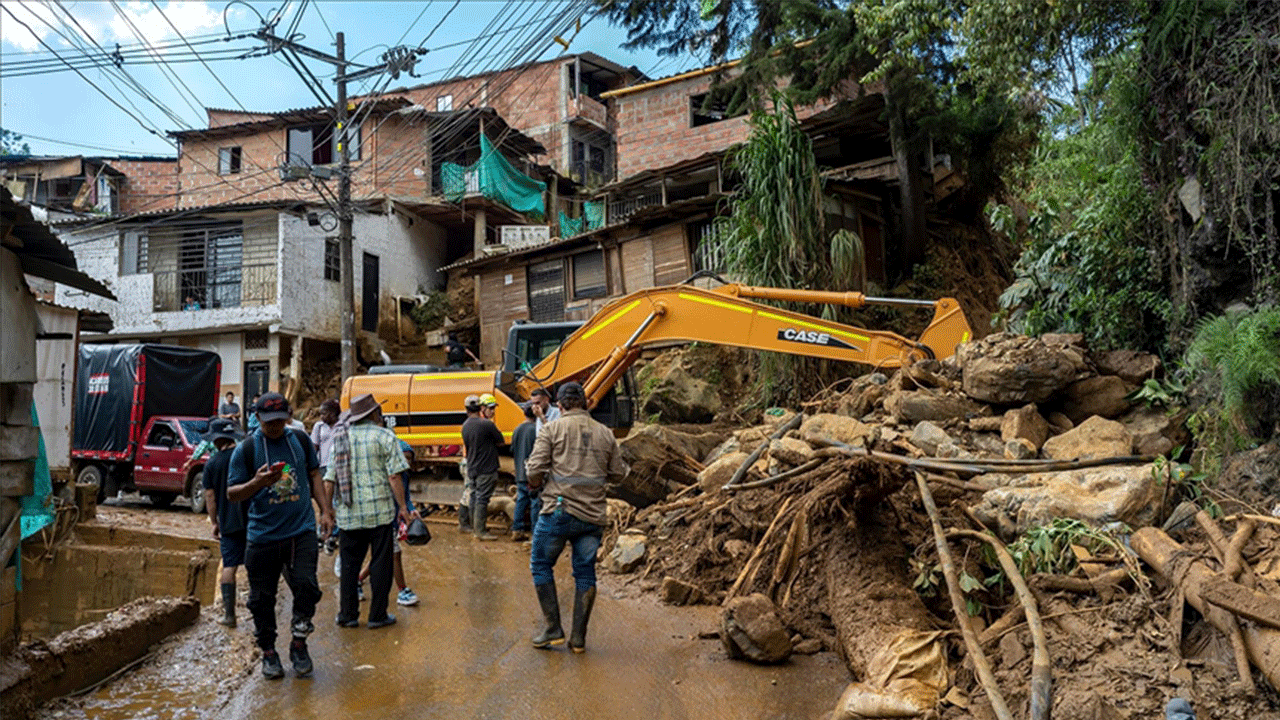 Kolombiya'nın kuzeyini vuran şiddetli yağışların yol açtığı afetlerde 14 kişi hayatını kaybetti