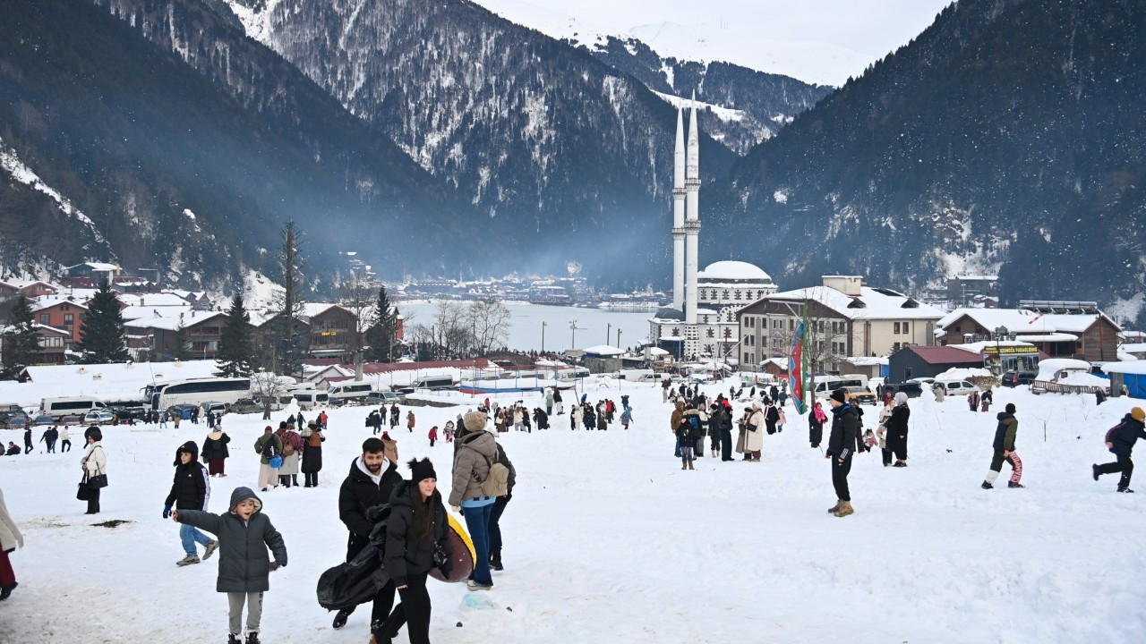 Uzungöl Kış Festivali şölene dönüştü