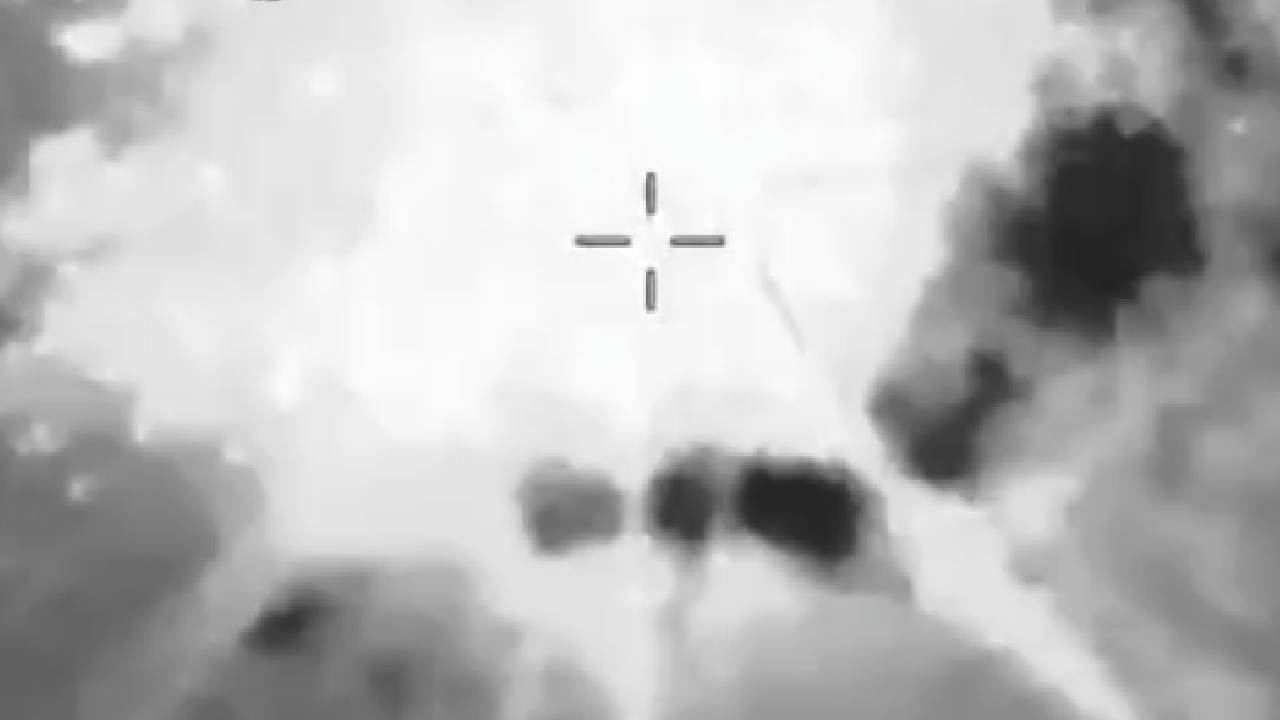 ABD, Karayipler'de uyuşturucu taşıdığı iddiasıyla bir tekneyi daha vurdu (Video)