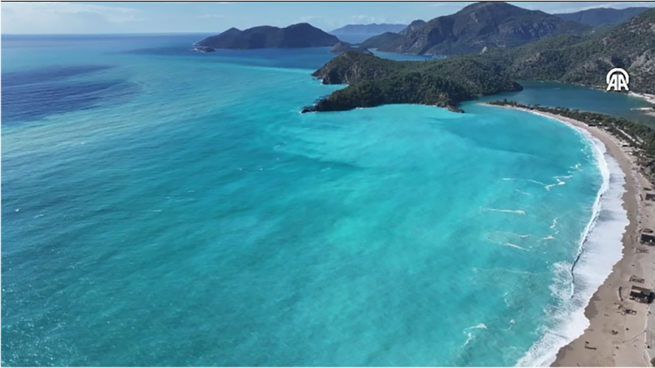 Fethiye'de Ölüdeniz'in rengi turkuaza döndü
