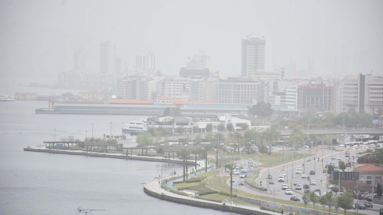 Meteorolojiden Ege'de 5 il için toz taşınımı uyarısı