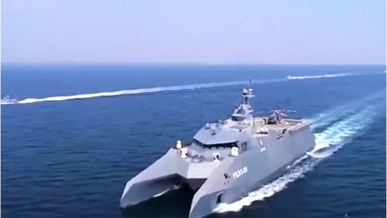 İran'dan Hürmüz Boğazı'nda dikkat çeken askeri tatbikat