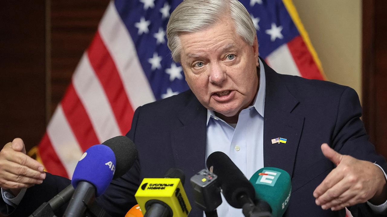 ABD’li Senatör Graham: Trump İran'a ilişkin kararını "haftalar içinde" verecek