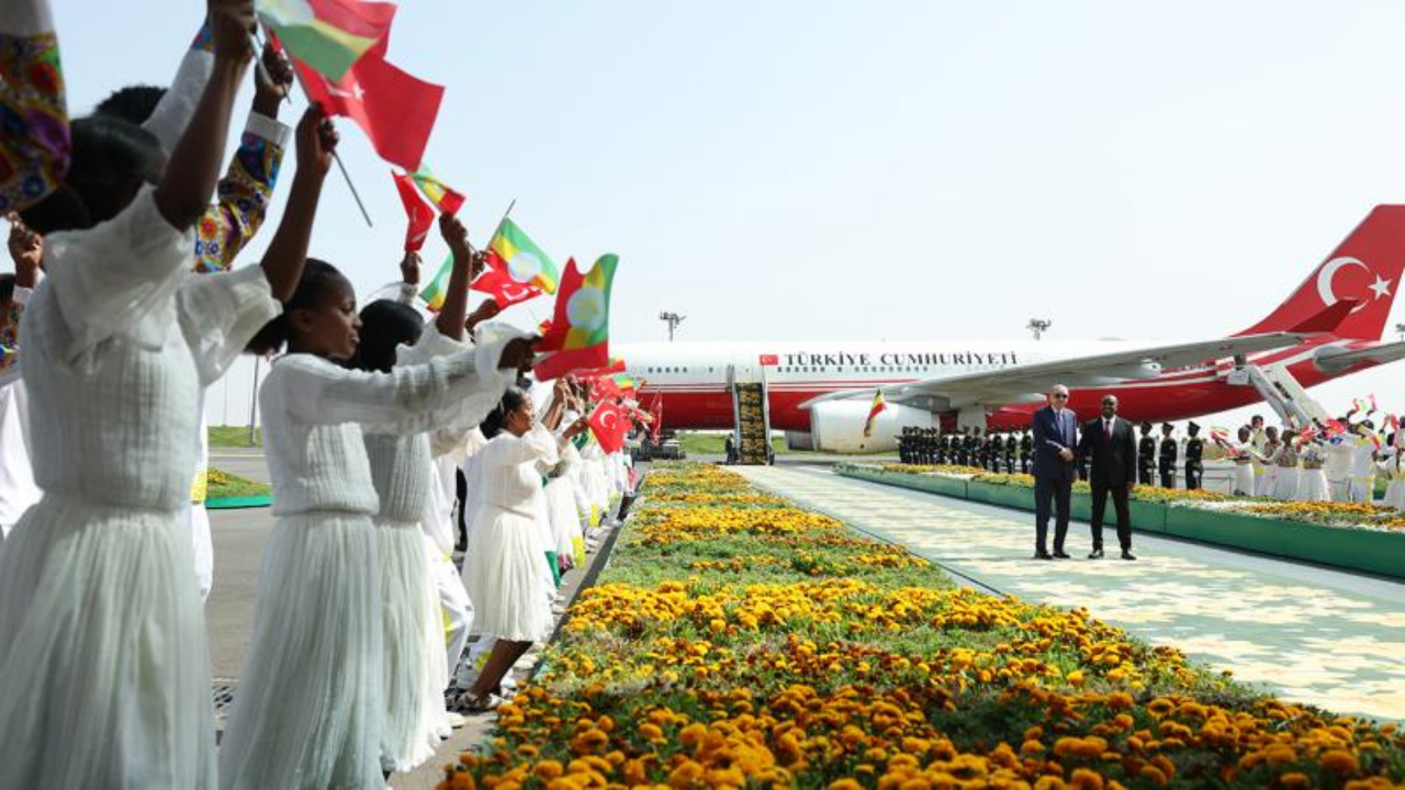 Cumhurbaşkanı Erdoğan, Etiyopya'da resmi törenle karşılandı