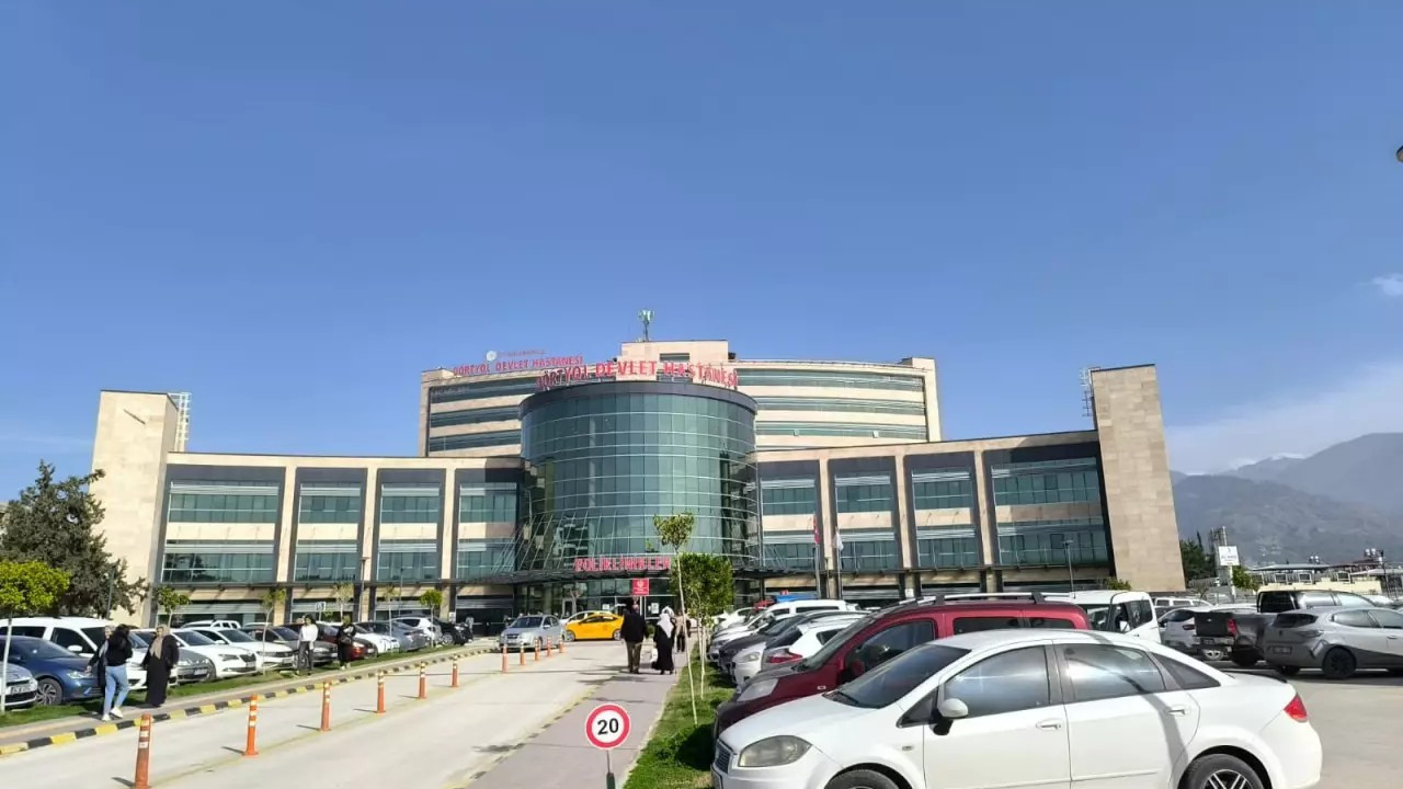 Hatay'da sahte reçete çetesi operasyonu: Çok sayıda sağlık görevlisi gözaltında