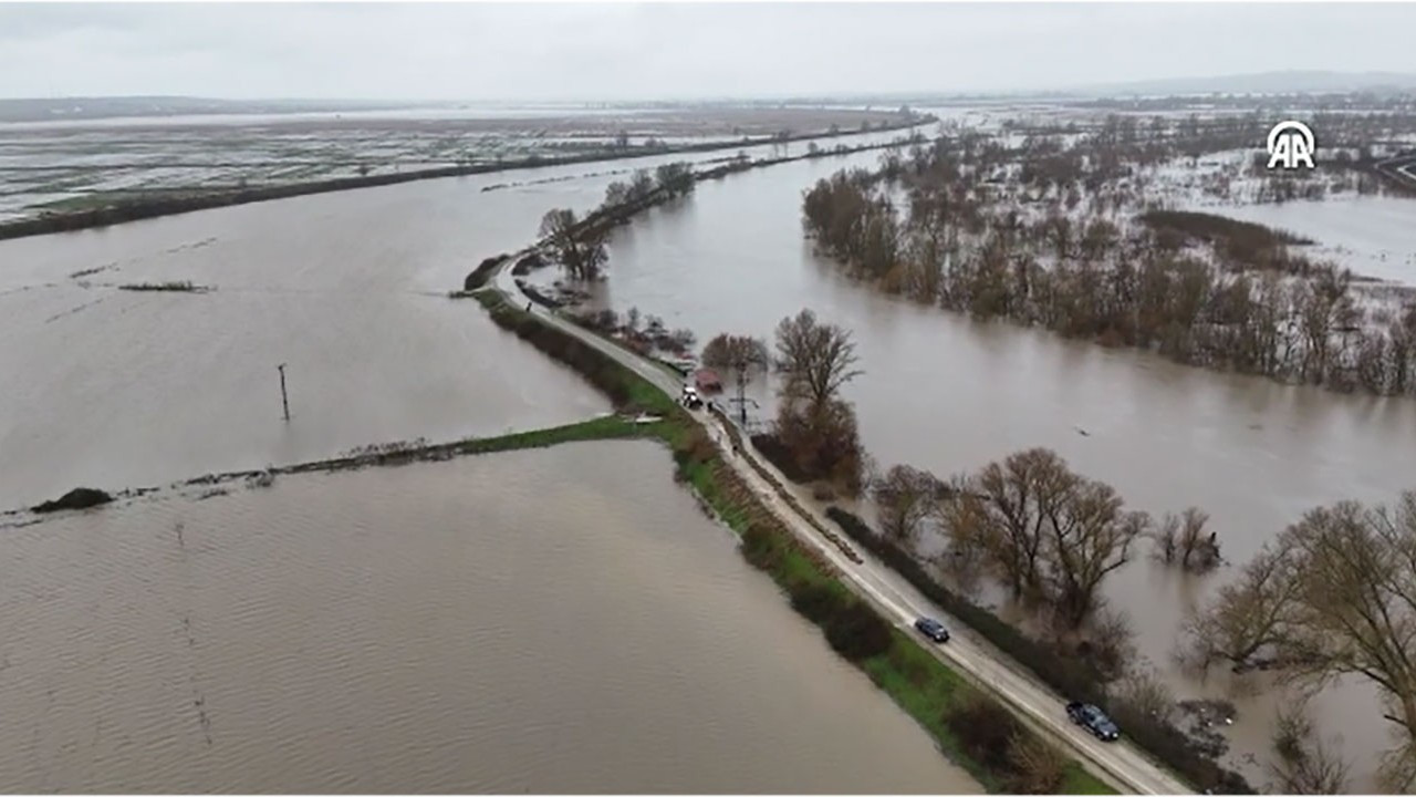 Edirne'de Tunca Nehri'nin debisi yükseldi, Meriç Nehri'nde taşkınlar oluştu