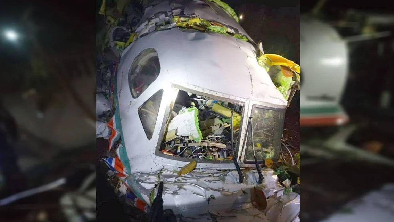 Hindistan'da ambulans uçağın düşmesi sonucu 7 kişi hayatını kaybetti