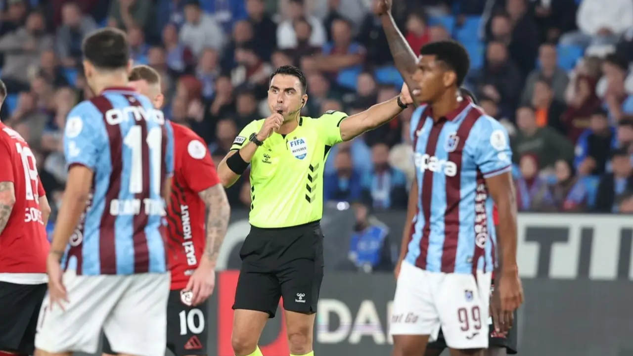 Tartışmalı karar sonrası maç alamayan Arda Kardeşler hakemliği bıraktı: Menajer oluyor